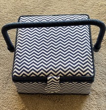 Vintage Sewing Box With Contents 25x21x12cm 