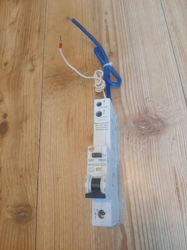 Wylex nhxsbs1b32 amp curve - 32,