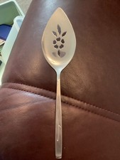 ONEIDA - VINTAGE  VANESSA