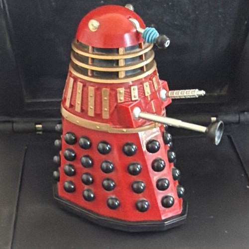 Doctor who red gold black - gold,,