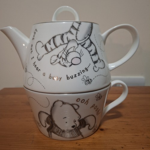 Queens winnie the pooh - queens, tea