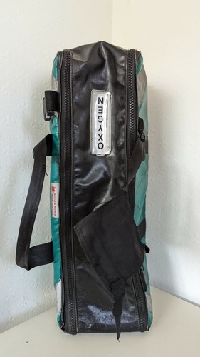 Green paramedic oxygen bag - paramedic,