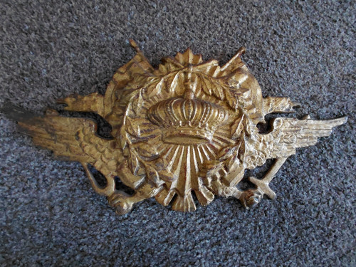 Cast metal crest - metal,