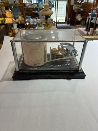 Vintage mechanical barograph - vintage, /