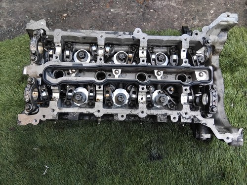 Mercedes cylinder head - cylinder,