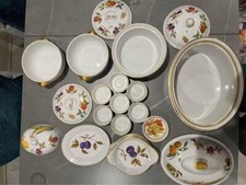 Stunning Royal Worcester Evesham Gold Covered Collection