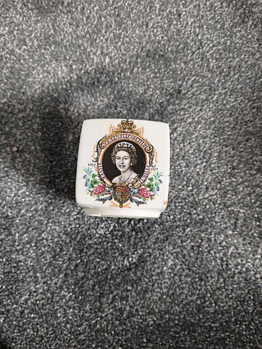 Queen elizabeth silver - ii,