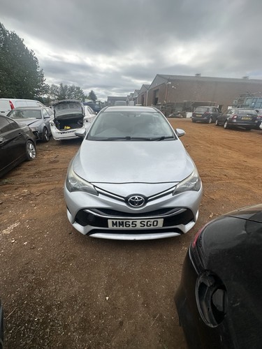 Toyota avensis 2017 front - avensis,