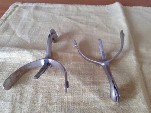 Metal spurs for officer mess - metal,