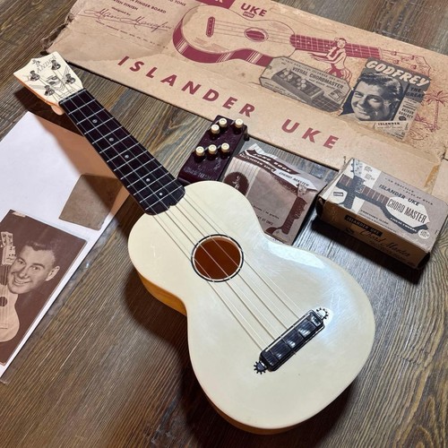 Rare vintage ukulele yellow - rare,