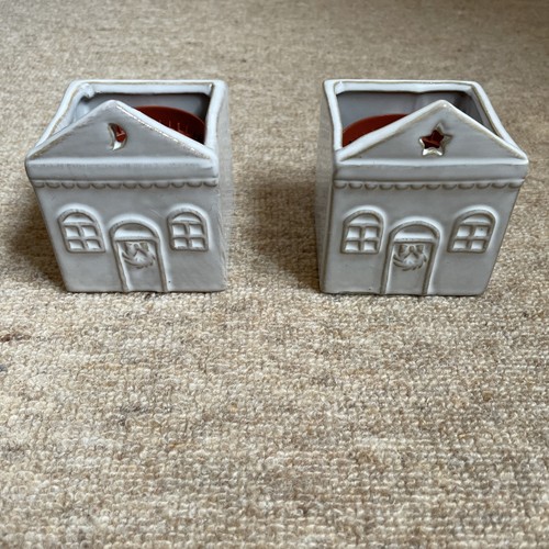 Ceramic pots used - 2,
