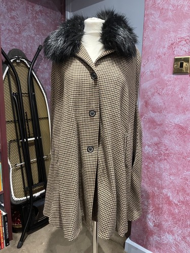 Zara cape used - , lightly