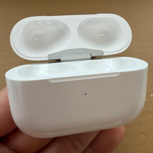 Apple - case, only)