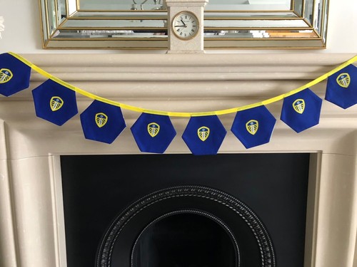 Leeds united shield football - leeds,