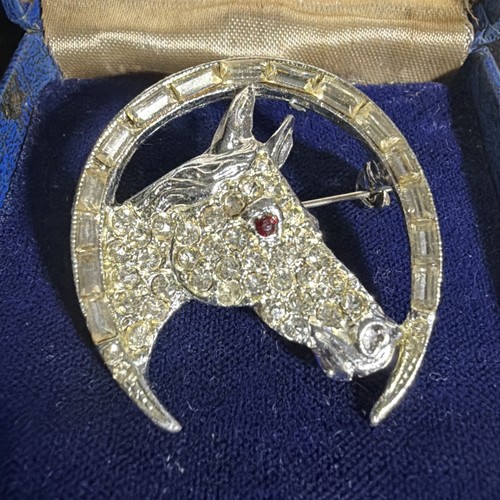 Vintage brooch pin silvertone - vintage,