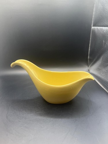 Vintage ceramic yellow gravy