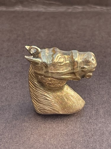 9ct 375 yellow gold horse - 375,
