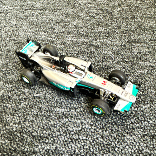 Carrera mercedes benz petronas - carrera,