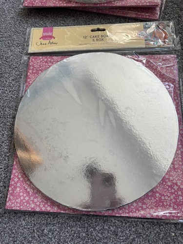 Three pink cake box lid - cake,