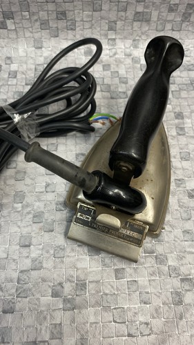 Vintage 1950 iron - 1950’s,