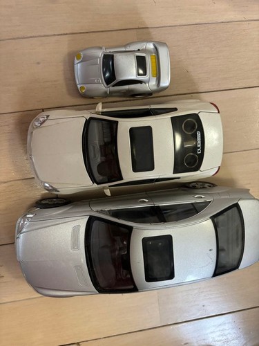 Tomica diecast cars - of, 3)