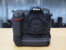 Nikon D300 12.3MP Digital SLR