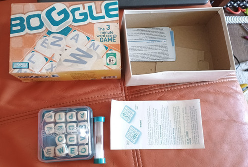 Boggle board game parker boxed - board,