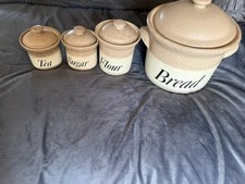 Stoneware Set Unusual Bread