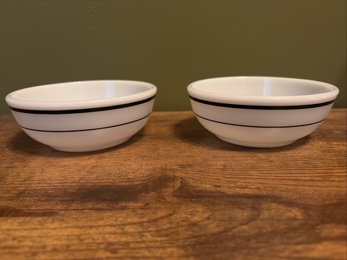 Pyrex tableware set - of, 2