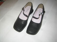 Ladies shoes ‘ barrats ‘ – size 3 – black – good condition