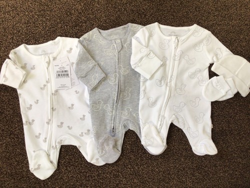 Bundle premature tiny baby