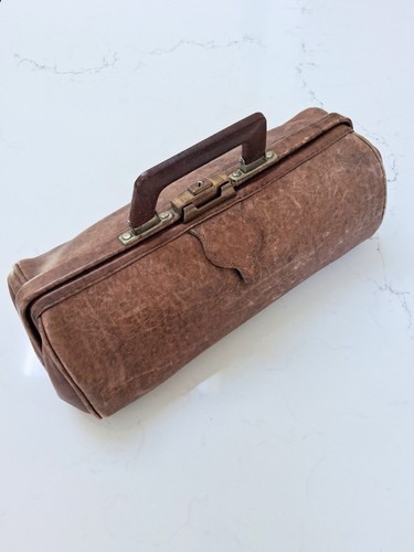 Vtg leather doctors bag - leather,