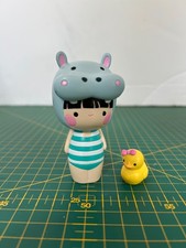 Gwendolyn & Ducky 2017 hand