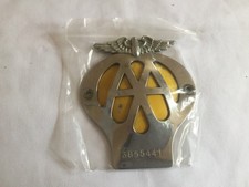 AA Badge. Older style in good condition. Suits Austin A35 Minor Hillman Rover P4