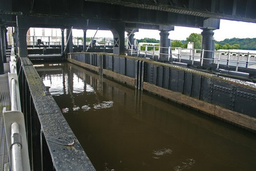 Photo anderton boat lift - -,
