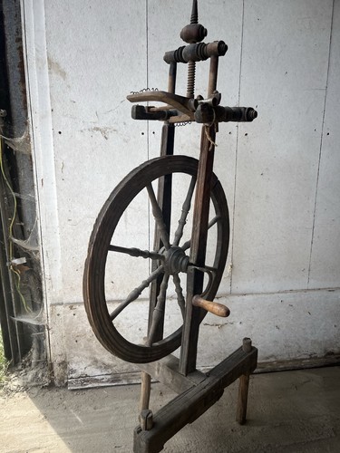 Vintage spinning wheel - vintage,