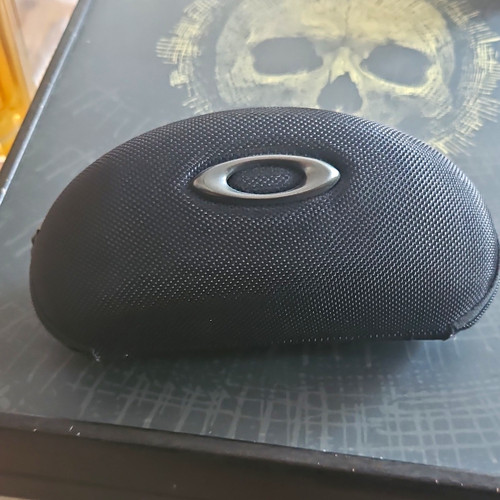 Oakley black hard case with - black,