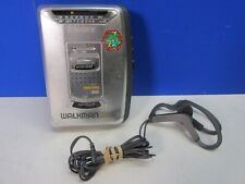 WORKING vintage SONY WALKMAN