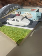 Corgi toys 208 jaguar 4 - corgi,