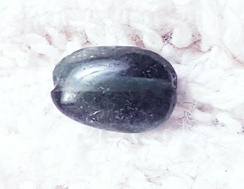 100 natural blue sapphire - natural,