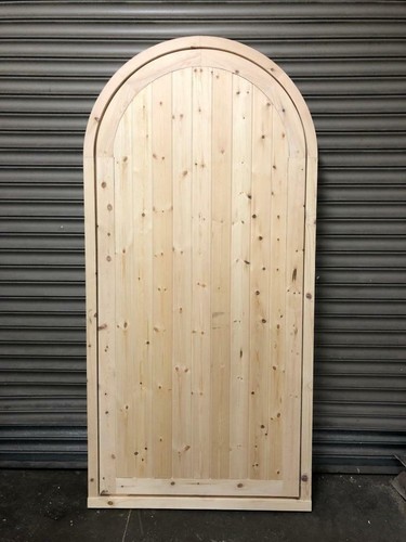 Wooden gate curved top - wooden,