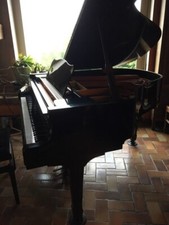 Quarter grand piano, Young Chang, G157, black, used