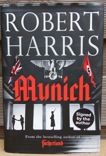 Munich robert harris signed - munich,