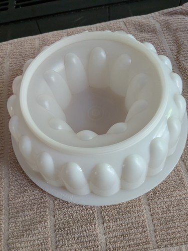 Tupperware jelly blamange - tupperware, jelly/blamange