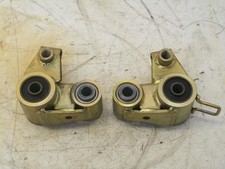 PAIR OF ENGINE MOUNTS FOR