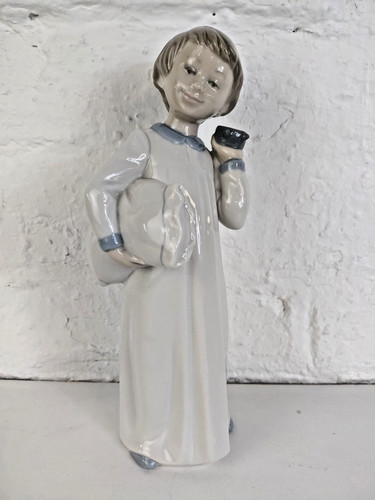 Nao lladro figurine - by,