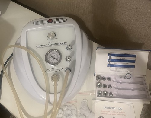 Diamond microdermabrasion - diamond,