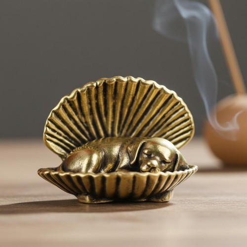 Brass dog shell figurine - in,