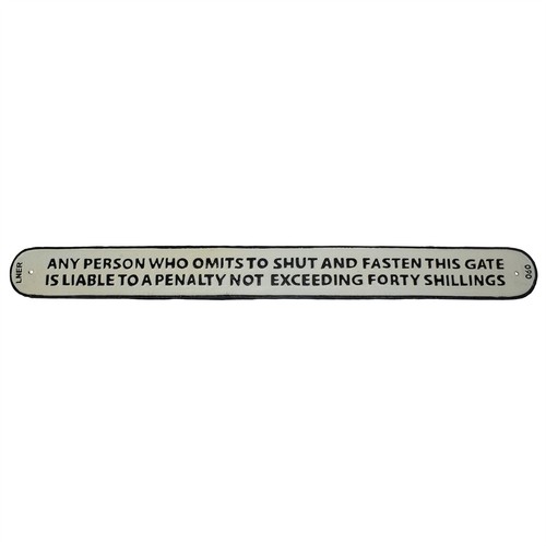 Shut fasten the gate long - &,