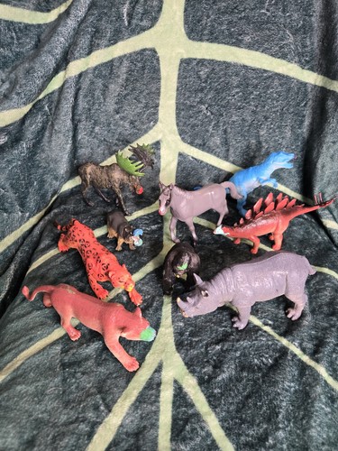 Plastic toy animal bundle - toy,